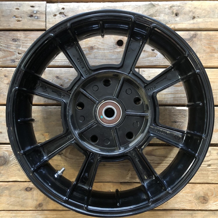 Indian Scout Bobber rear wheel with bearings